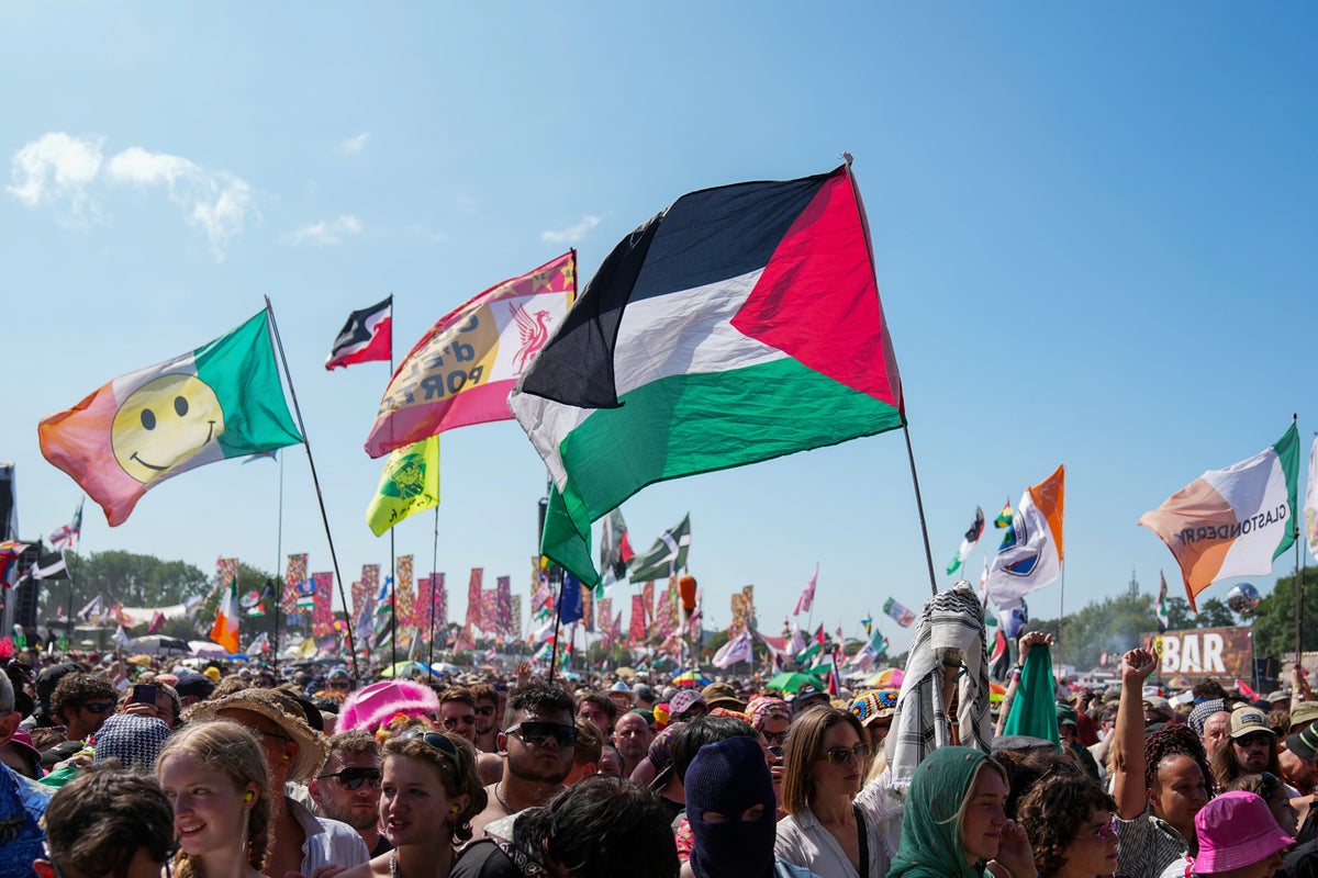 Glastonbury 2025 هي واحدة من أكثر الأحداث تسييسًا في المهرجان في الذاكرة الحديثة