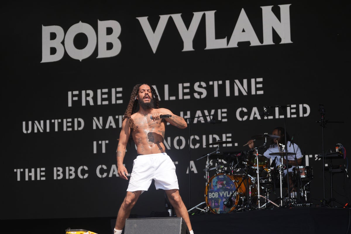 بوب فيلان مشاركة بيان بعد أن يدعو Glastonbury Boss ملاحظات على خشبة المسرح “مروعة”