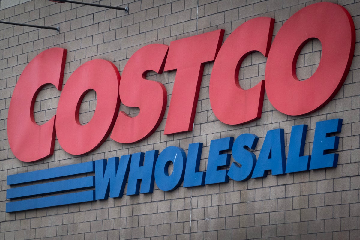 Lululemon Sues Costco اتهامه ببيع العلامة التجارية Knockoffs