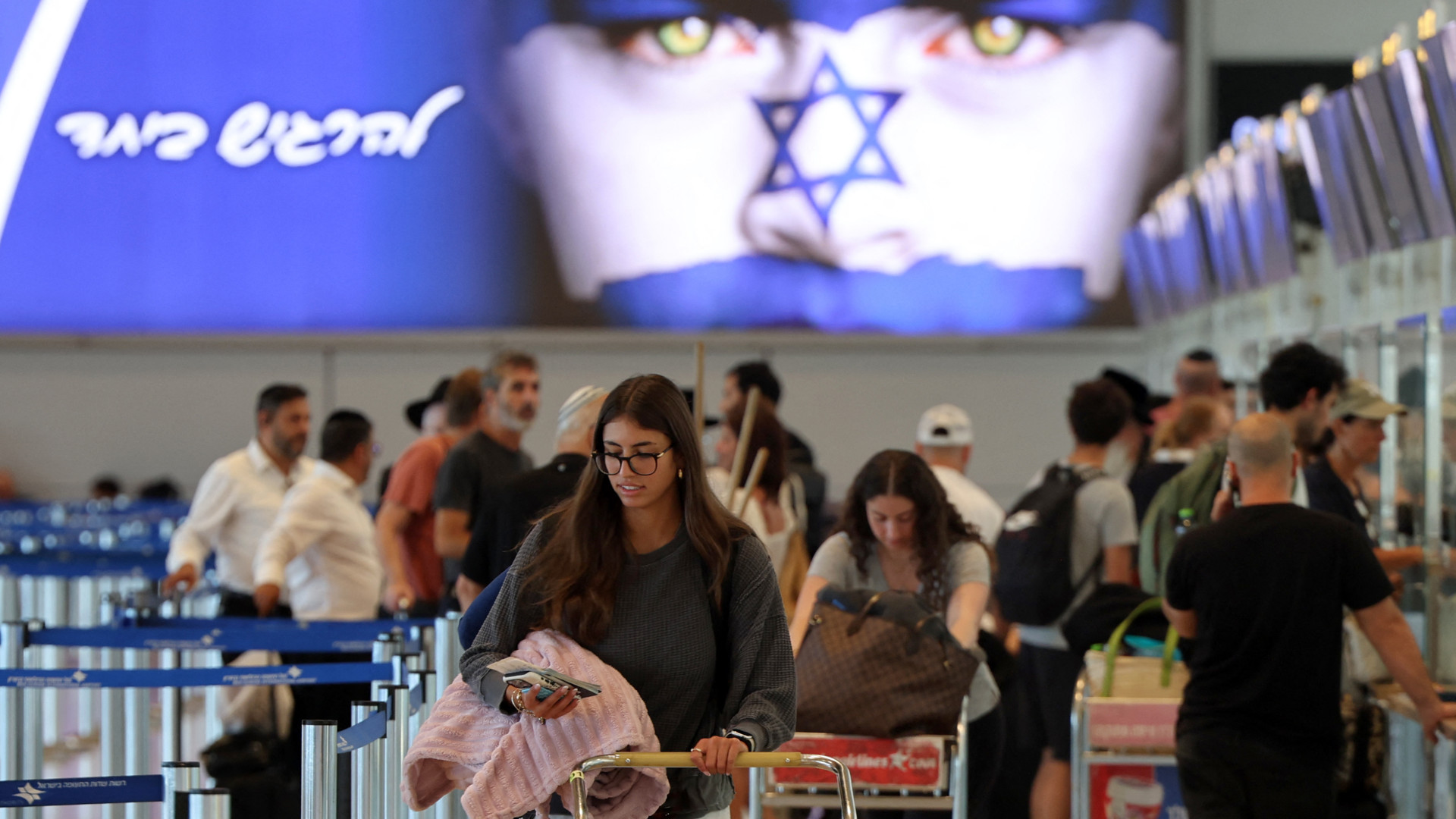 مع ذبح الفلسطينيين للبقاء ، الإسرائيليون يائسون من الفرار