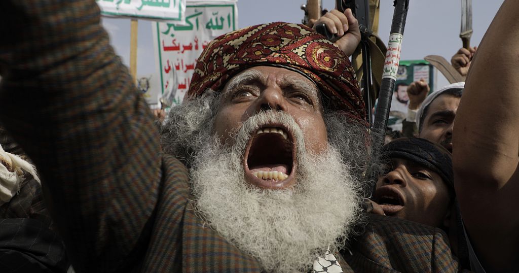 يحتفل اليمنيين "انتصار" إيران ضد إسرائيل | أفريقيا