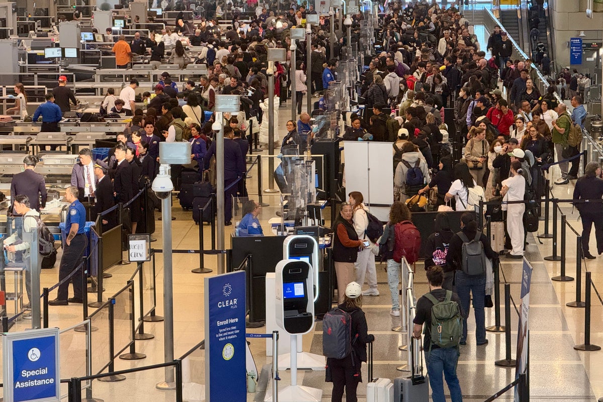 يرى TSA زيادة تاريخية في السفر الجوي مع ستة سجلات تم الوصول إليها بالفعل هذا العام