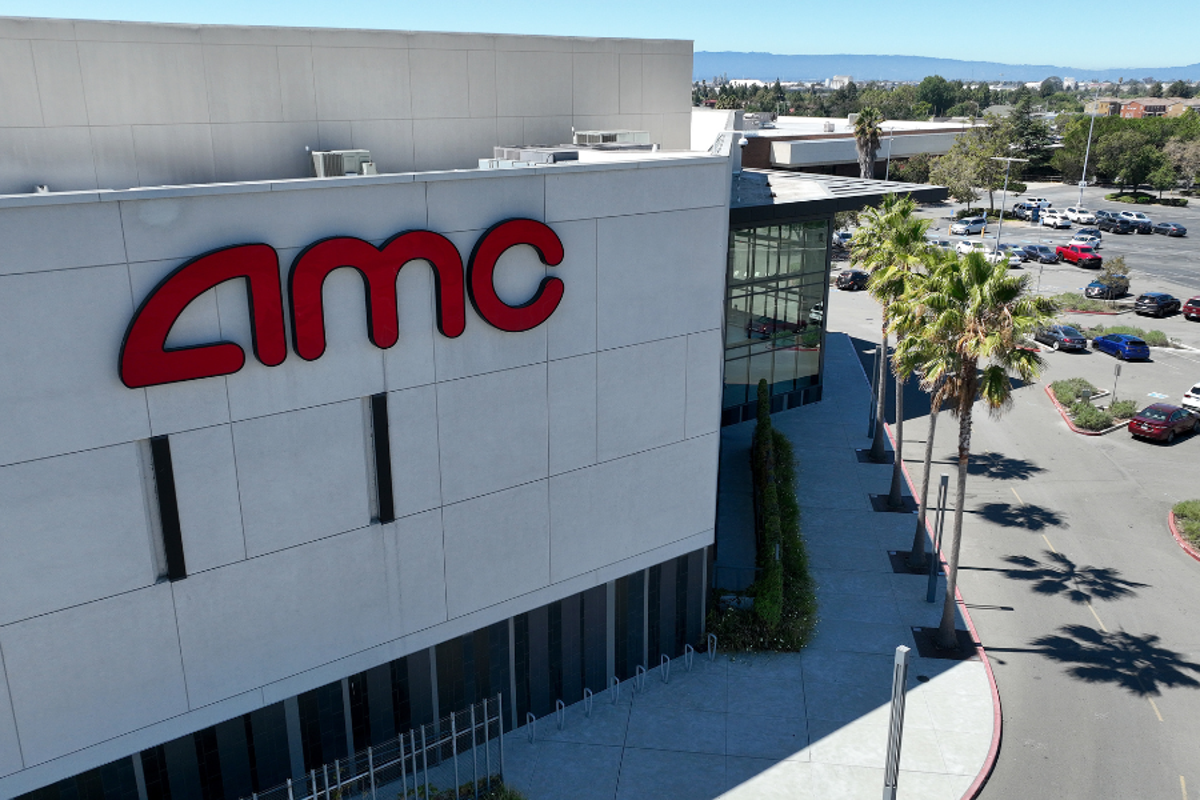مسارح AMC تصطدم عدد الإعلانات قبل الأفلام
