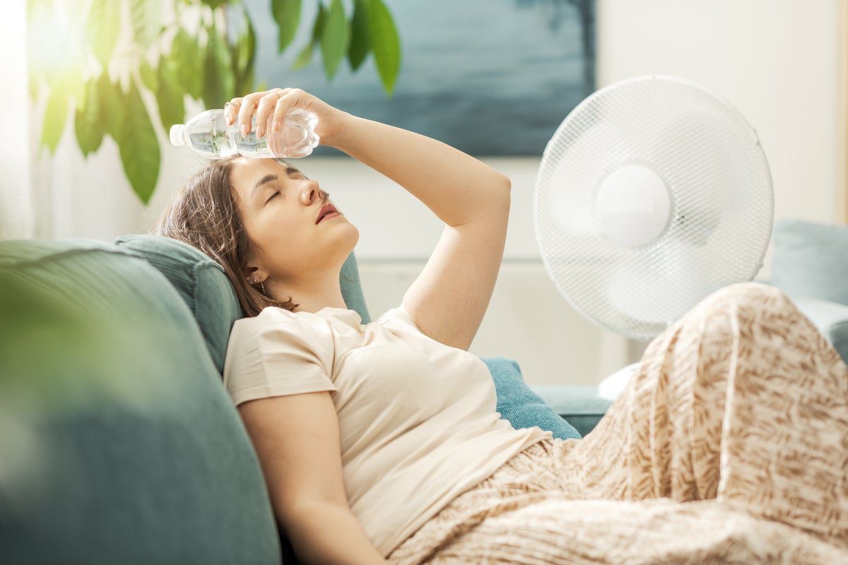 ما هي ضربات الحرارة؟ العلامات والأعراض التي يجب البحث عنها أثناء موجة الحرارة