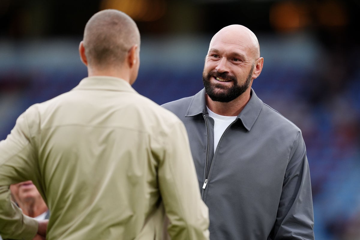 تأكيد Tyson Fury إلى الملاكمة بينما يثير رئيس السعودية خصم الغموض