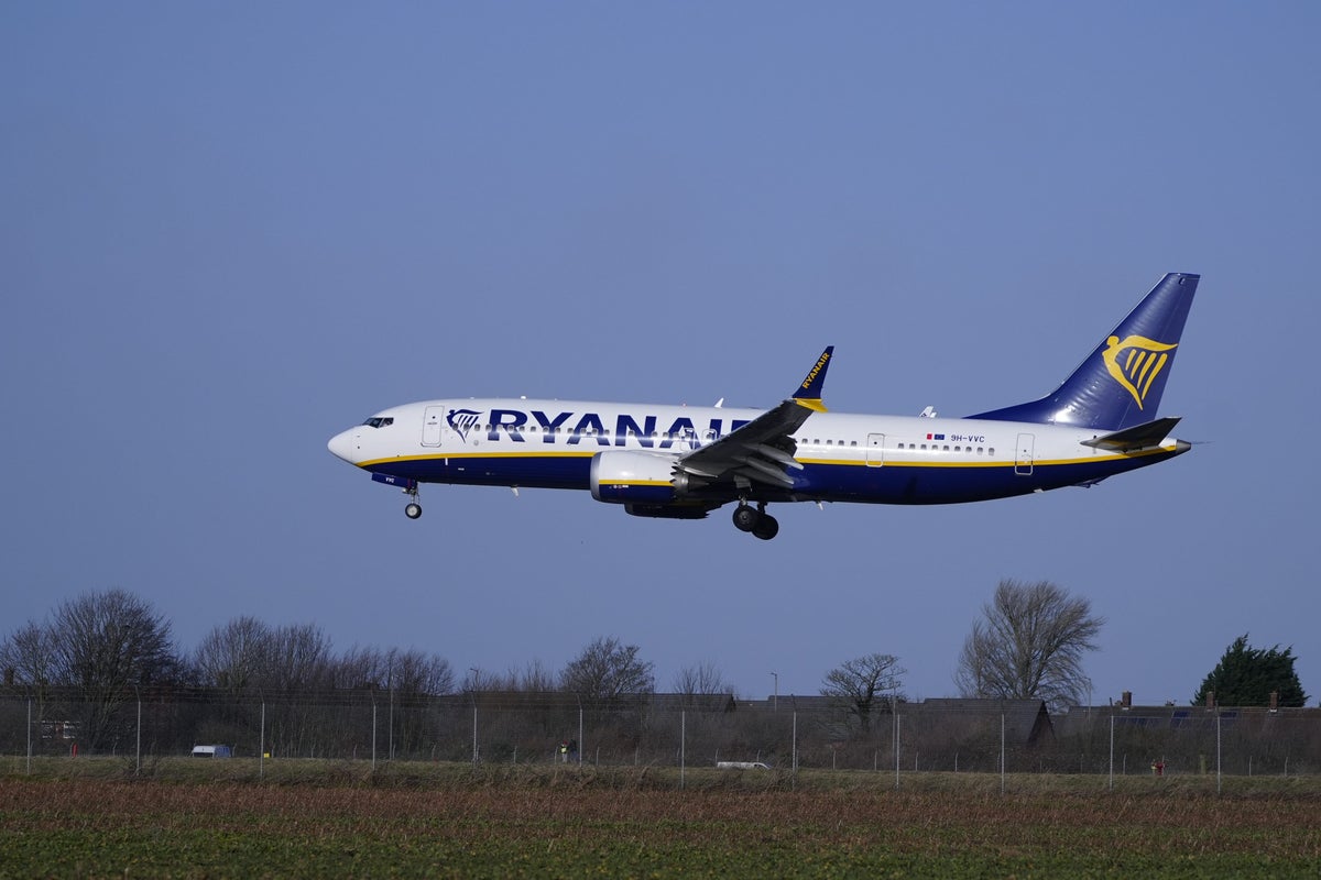 يلغي Ryanair و EasyJet مئات الرحلات وسط ضربات مراقبة الحركة الجوية