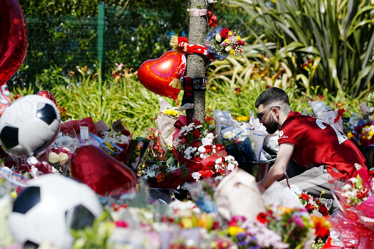 لاعبي ليفربول "الحزن" بعد وفاة زميله في الفريق ديوجو جوتا في حادث سيارة