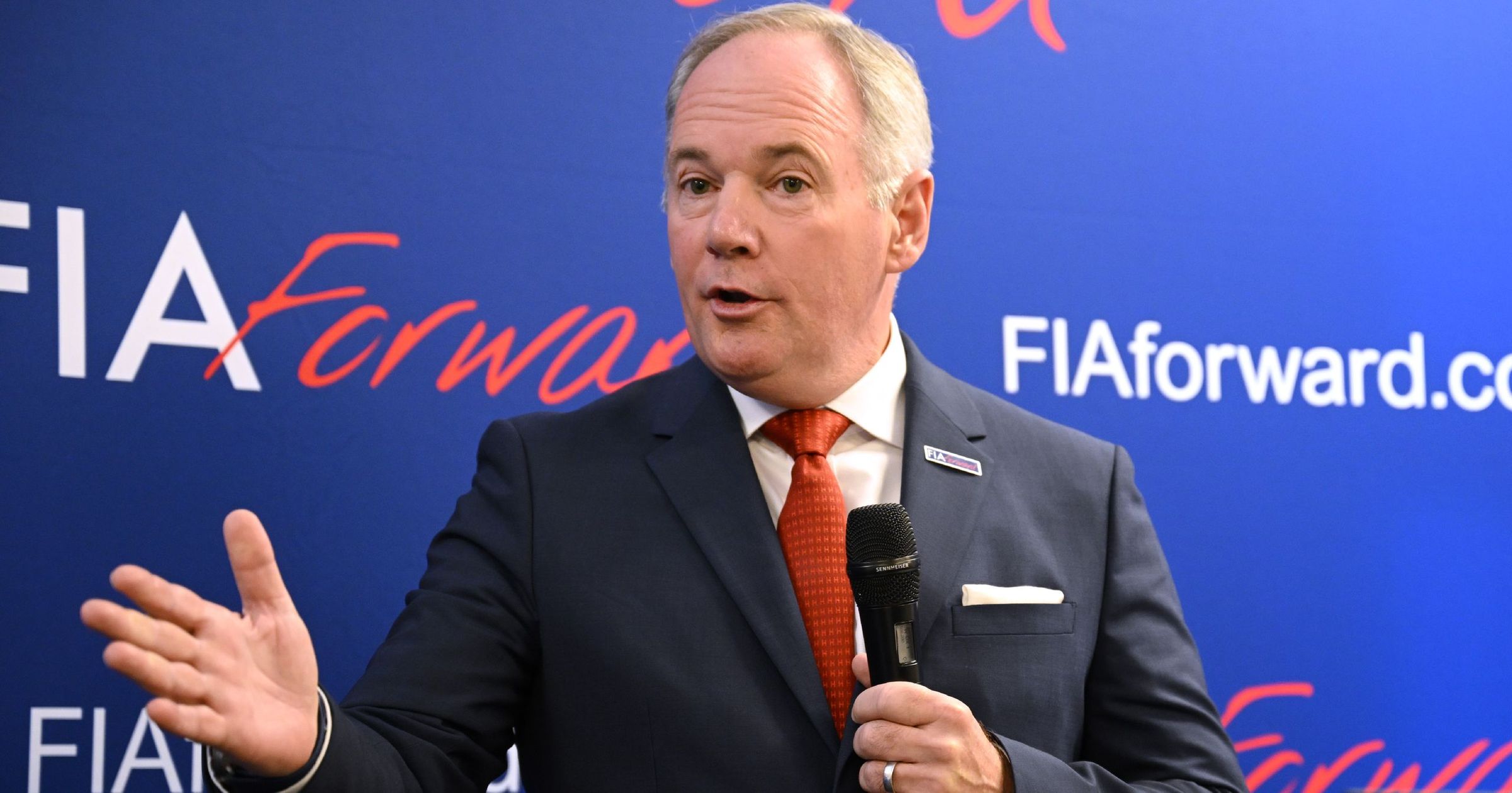 Mayer Officiellement Candidat à la présidend de la fia