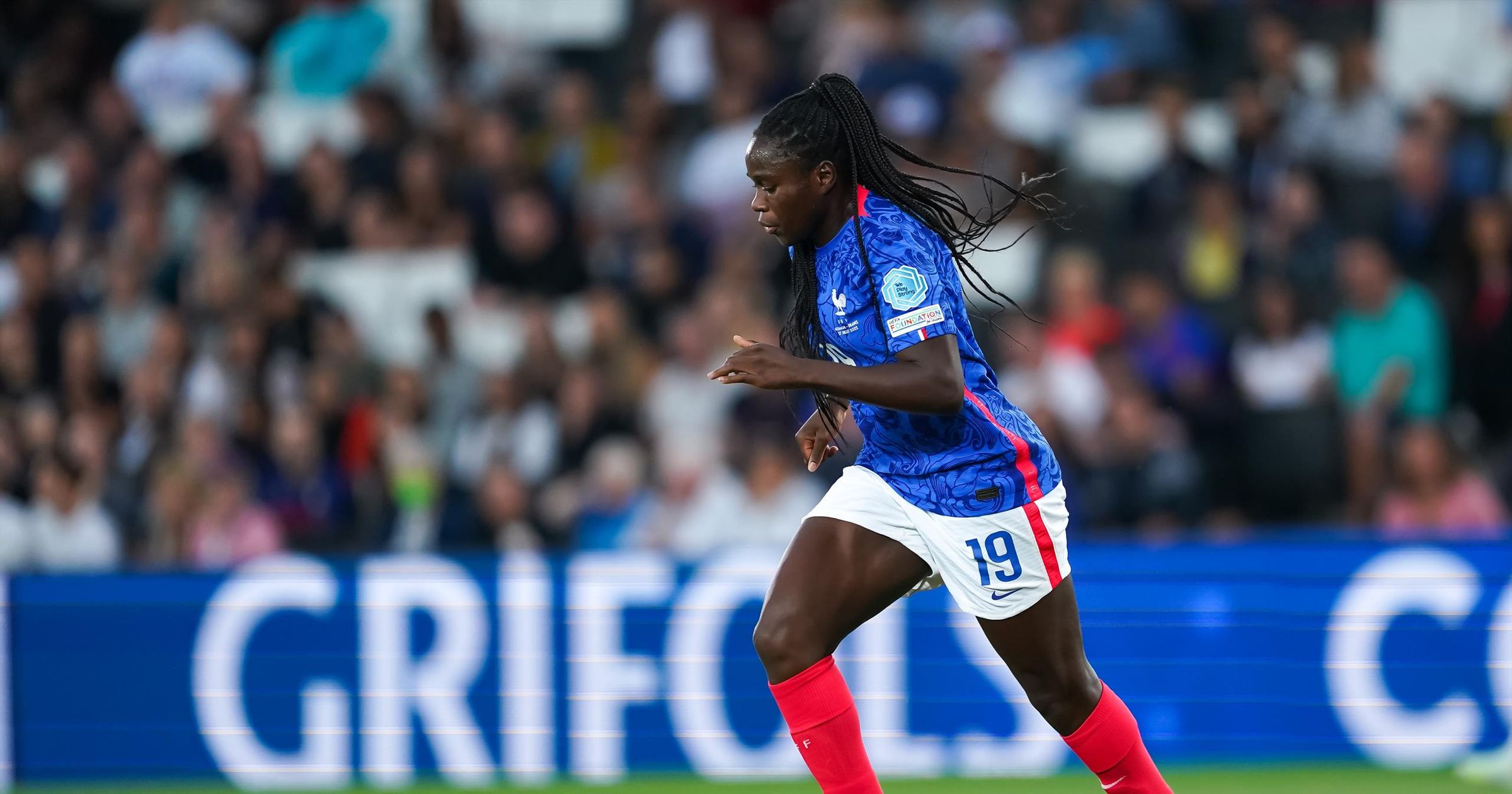 mbock ، capitaine des bleues ، forfait contre l’angleterre