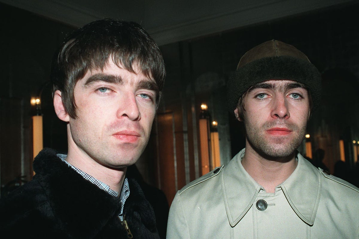 إليكم السبب في أن لم شمل OASIS هو علامة صيف Britpop