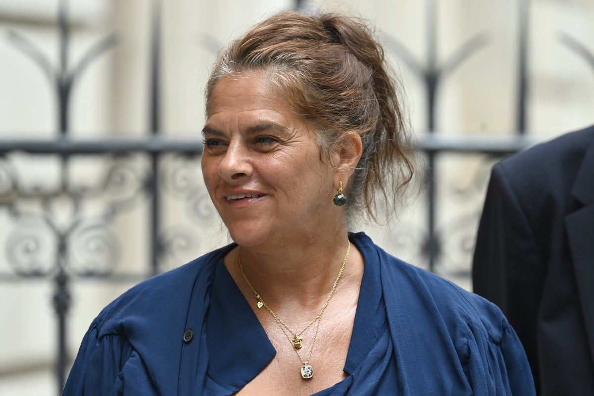 تشارك Tracey Emin وظيفة عاريات قوية بعد جراحة السرطان المتغيرة للحياة