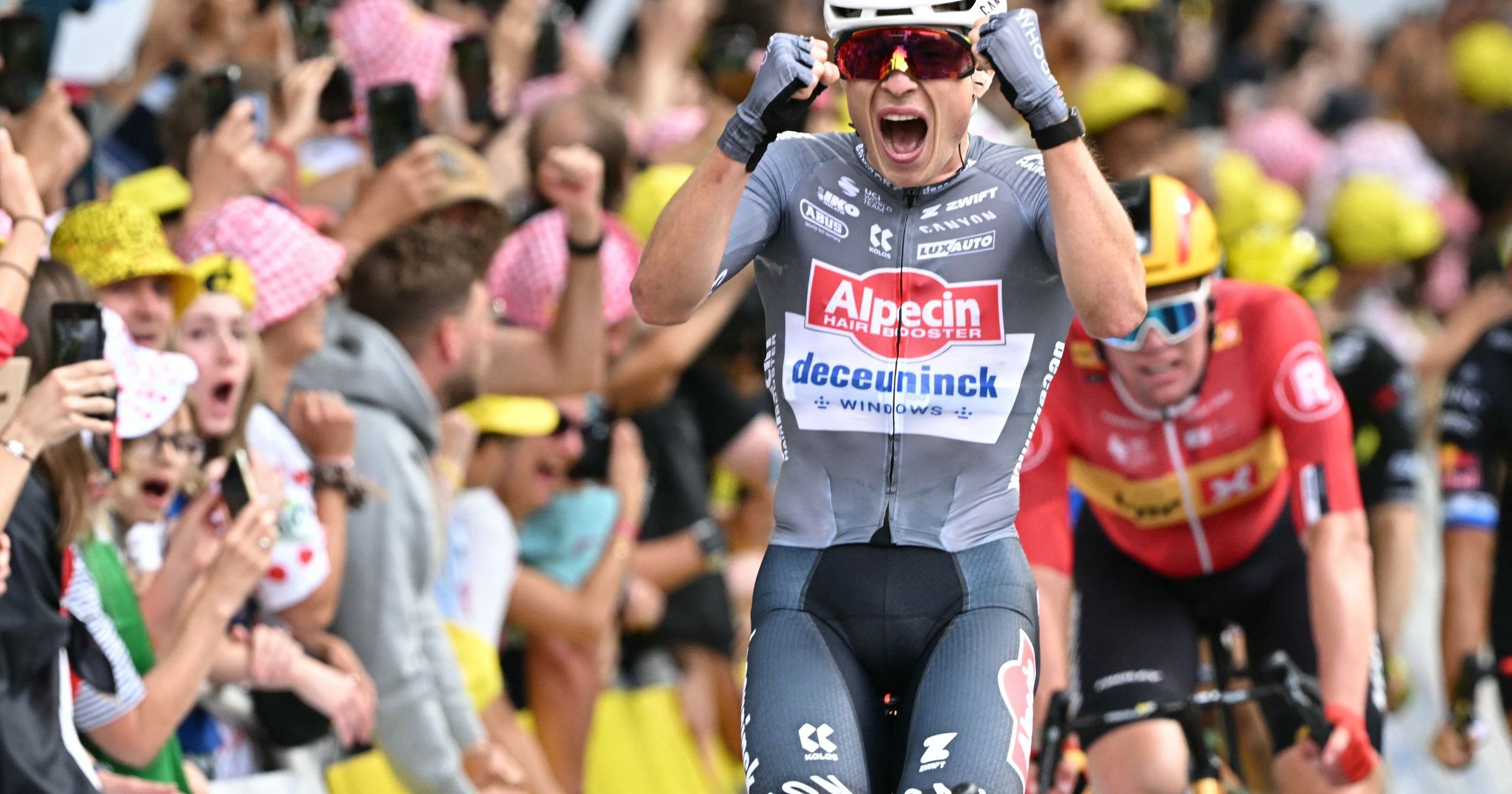 Philipsen émerge du chaos et se pare du maillot jaune: l'Orrivée en vidéo