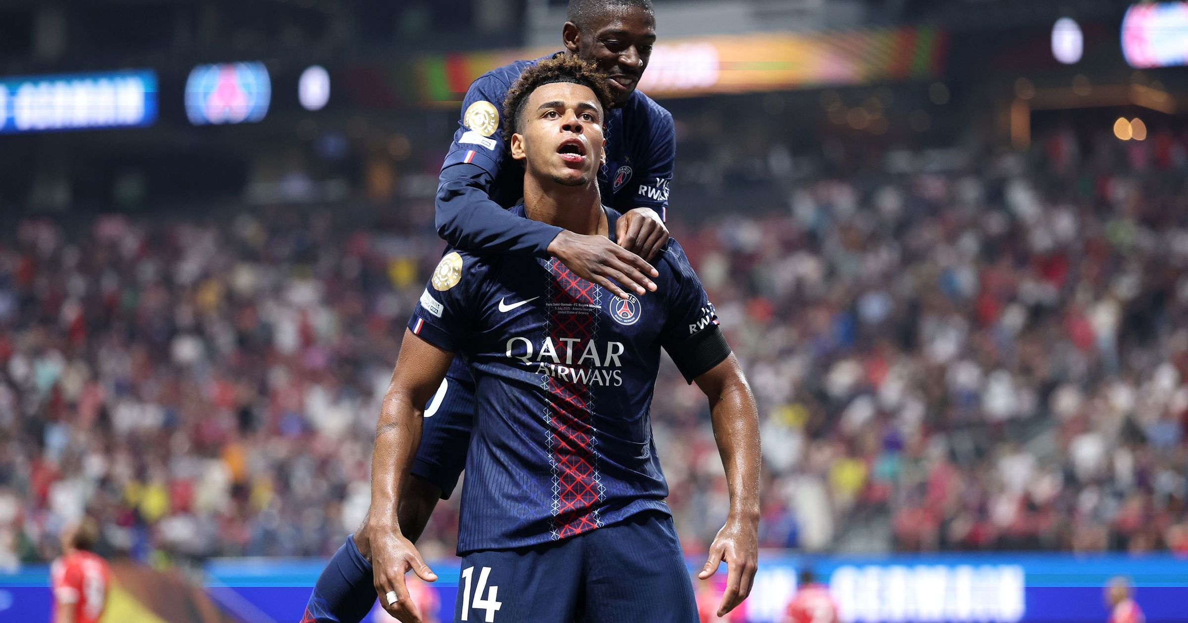 Héroïque ، Paris se ressert une demie