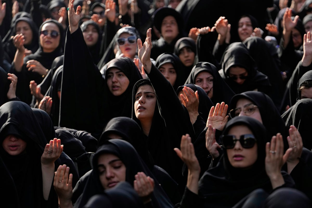 يظهر الزعيم الأعلى للإيراني أول ظهور علني منذ بدء حرب إيران إسرائيل