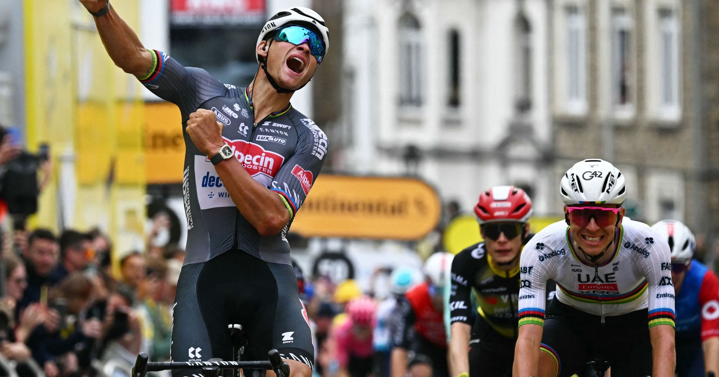 Grégoire et Vauquelin Intenables ، van der Poel explace et Royal: Le résumé de la 2e étape