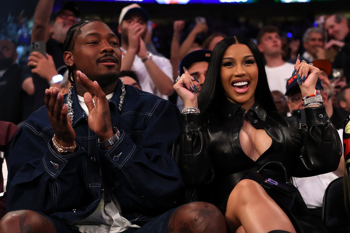 Cardi B يمسح Stefon Diggs من Instagram بعد شهر واحد من أخذ العلاقات العامة