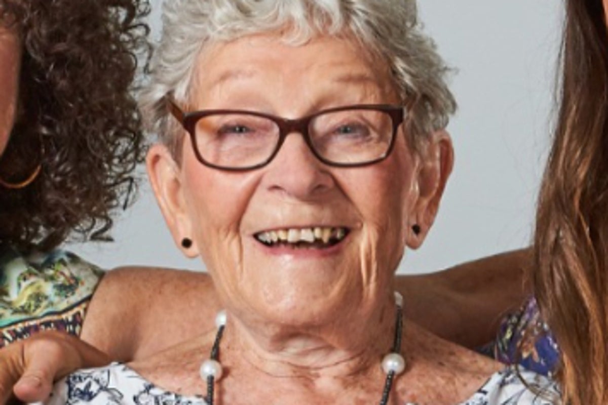 يموت Gogglebox 'Legend' Emmie Silbery ، البالغ من العمر 96 عامًا