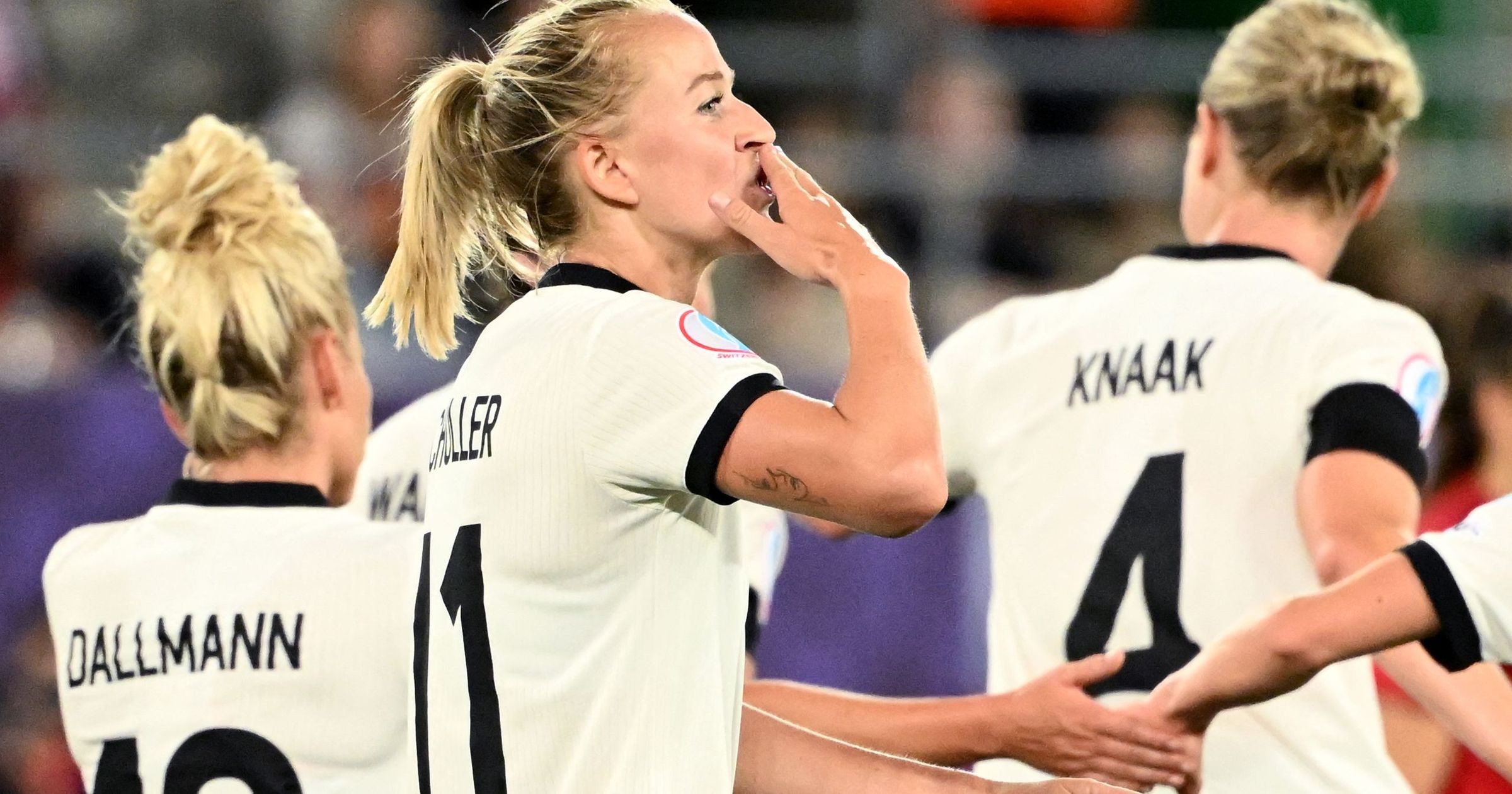 L'Alemagne Renverse le Danemark et fait un Grand Pas vers