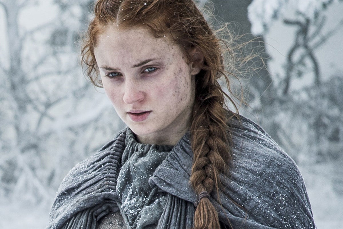 تقول صوفي تيرنر ، نجمة Game of Thrones ، إن عرض الخيال كان “التربية الجنسية”