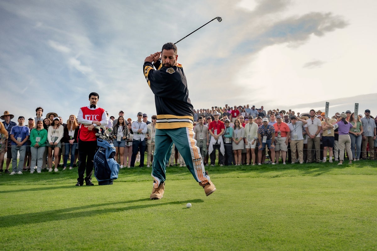 يمكن لمشجعي Happy Gilmore الآن شراء مضرب عصا هوكي حقيقي مقابل 500 دولار