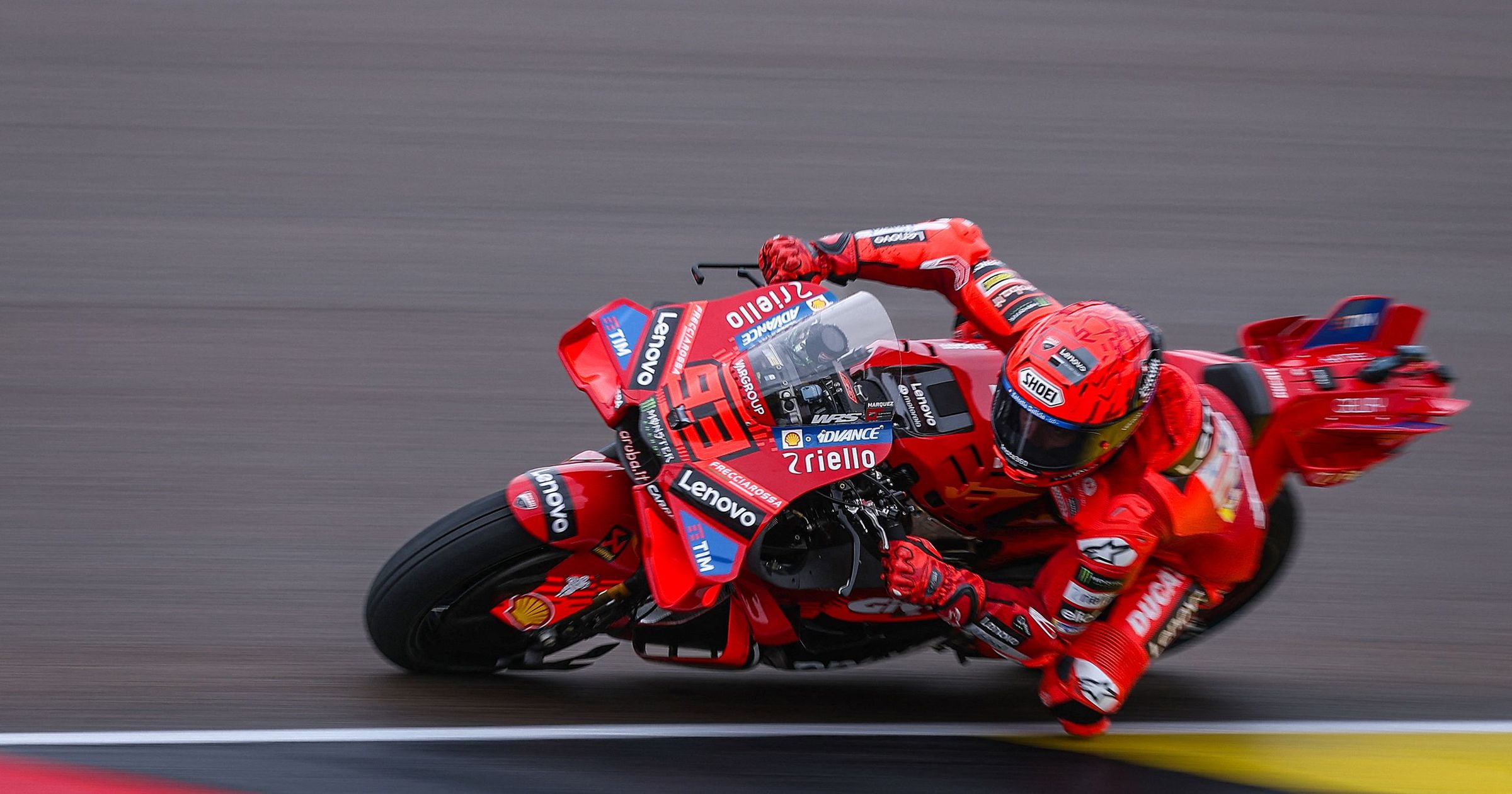 Marquez Prend la pole entre les gouttes ، Zarco Solide Deuxième