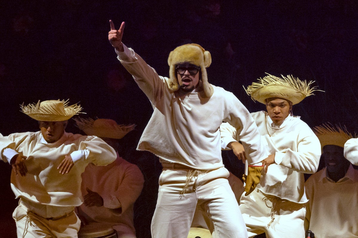 يأمل بورتوريكو في التغيير حيث يغني Bad Bunny عن اضطرابات الجزيرة وهويتها