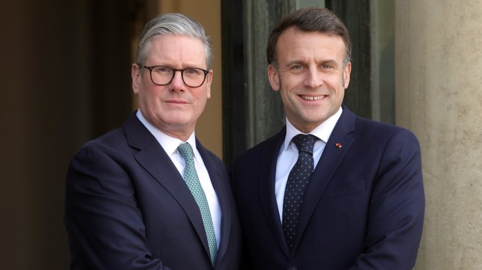 French President Emmanuel Macron and British Prime Minister Sir Keir Starmer