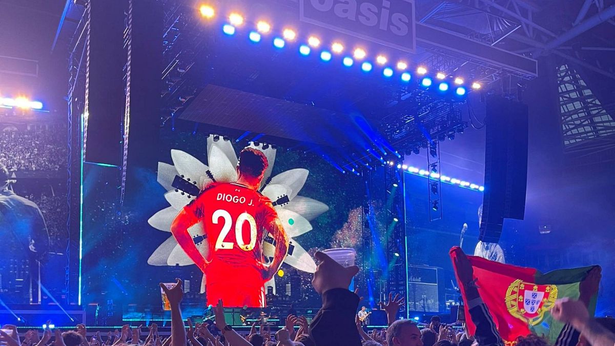OASIS يخصص "Live Forever" لجوتا في المقابل بعد فترة زمنية مدتها 16 عامًا