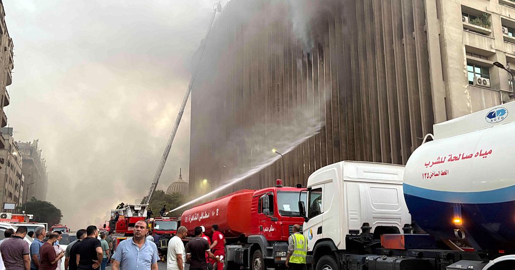 أربعة خوف من القتلى والجرحى في شركة القاهرة Telecom Company Blaze | أفريقيا