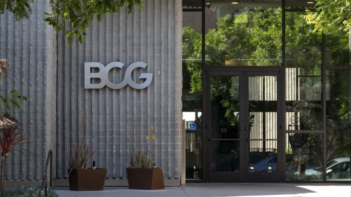 اثنان من كبار المسؤولين التنفيذيين في BCG تم تجريدهم من أدوار قيادية على مشروع غزة