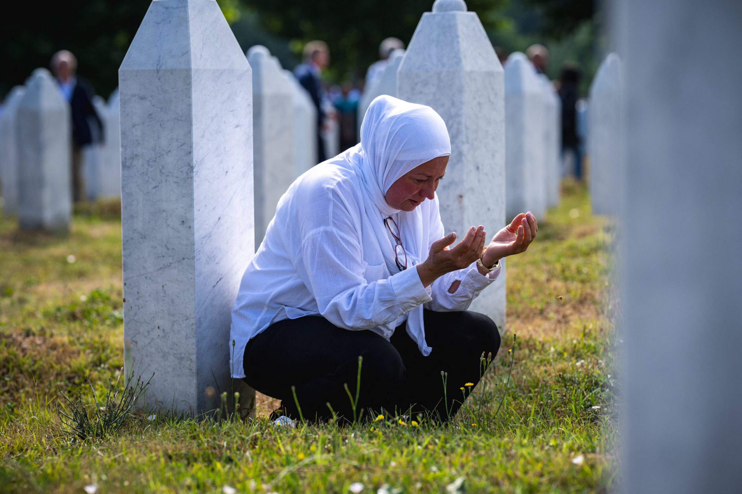 الإبادة الجماعية Srebrenica: بعد 30 عامًا من الغضب في "النفاق" الغربي
