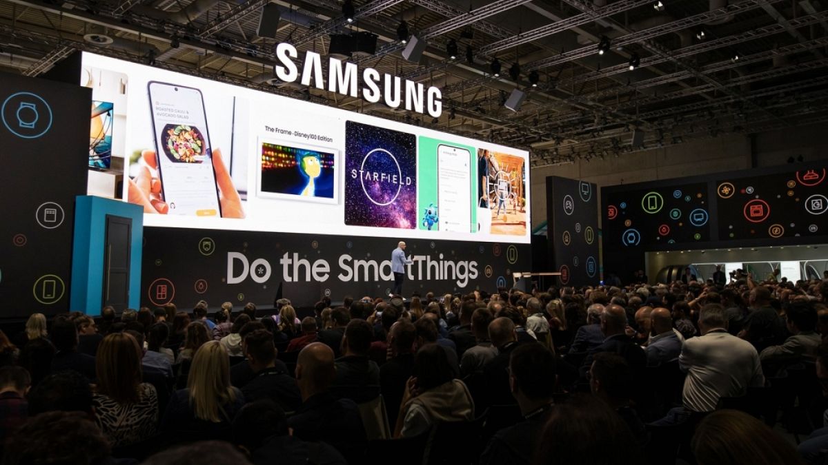 تتوقع Samsung أن تنزلق الربح إلى النصف كما تعريفة وتصدير لدغات الصادرات