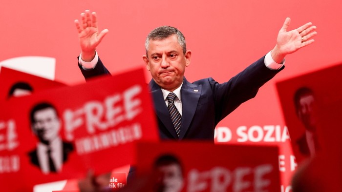 Özgür Özel