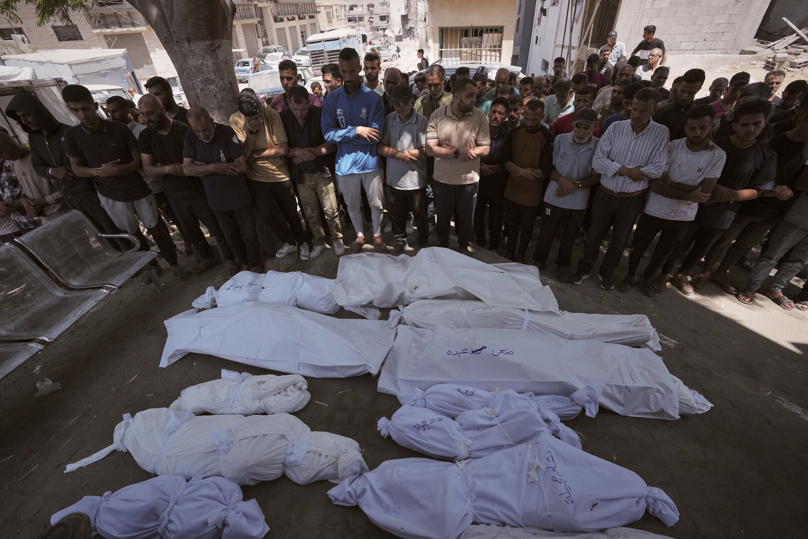 حماس بالتشاور مع الفصائل الفلسطينية على وقف إطلاق النار في غزة