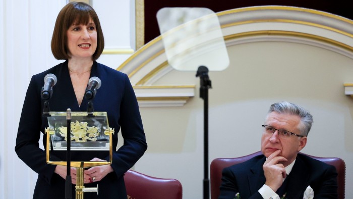 Rachel Reeves with Alastair King, lord mayor of the City of London, at a Mansion House dinner last November