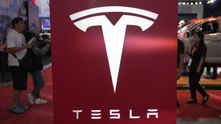 سهم Tesla يتدفق بعد إطلاق Musk طرفًا ثالثًا