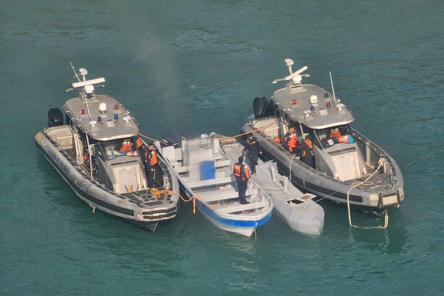 غير طبيعية NARCO-SUBMARINE مزودة بـ Starlink تم الاستيلاء عليها في كولومبيا