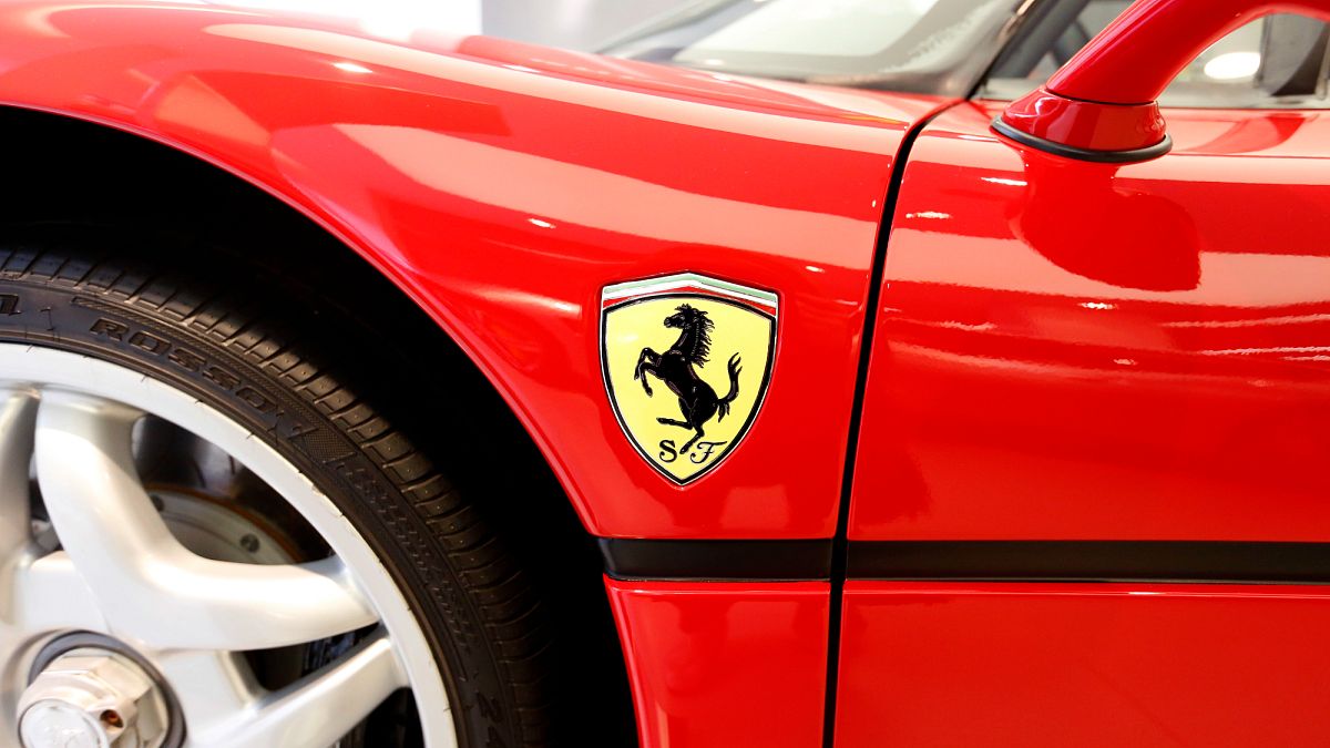 فيراري يفوز معركة المحكمة في الاتحاد الأوروبي للاحتفاظ بعلامة Testarossa الشهيرة