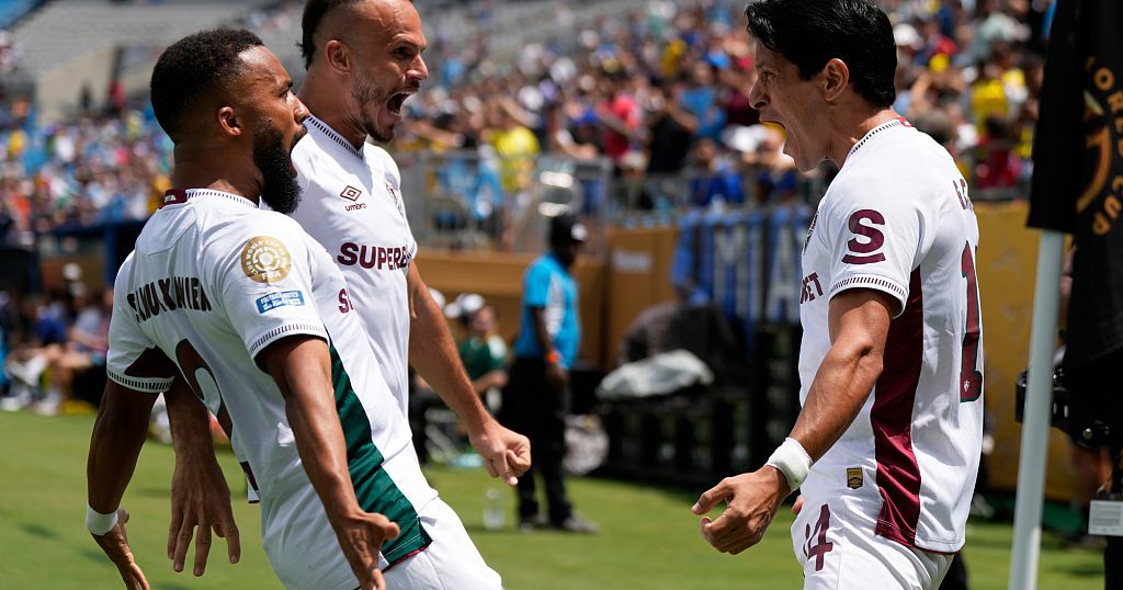 كأس العالم للنادي: مهاجم إنتر ميلان لويس هنريك يتفاعل بعد فوز Surrise Fluminense | أفريقيا