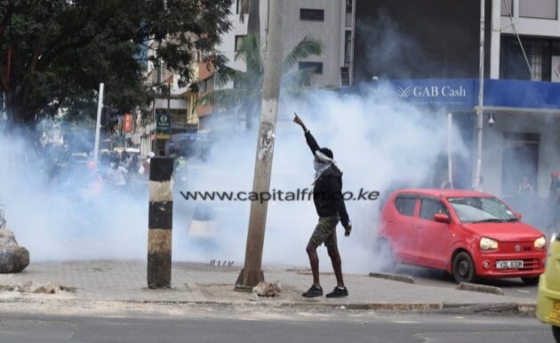 كينيا: ممزقة بين الحزن والمكاسب السياسية ، يقوم "Gen Z" في كينيا بتقييم الأسهم