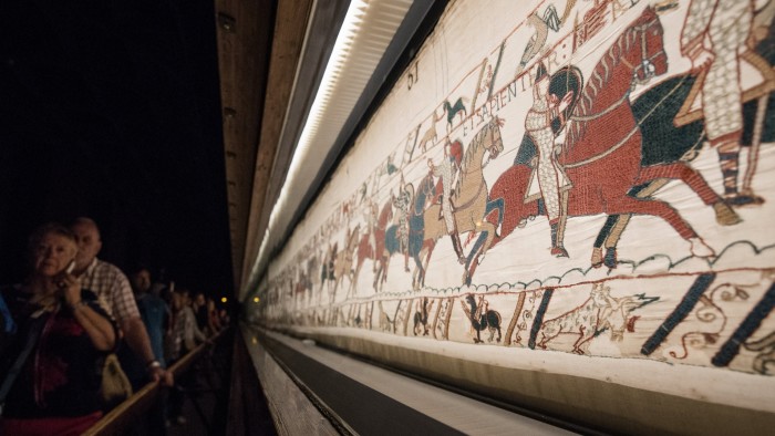 يتم عرض Tapestry Bayeux في المتحف البريطاني للمرة الأولى
