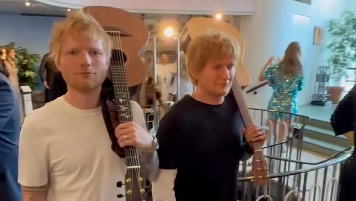 Ed Sheeran comes face to face with creepy waxwork doppelgänger