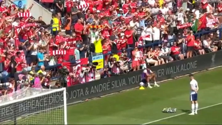 Fans pay tribute to Diogo Jota at first Liverpool match since footballer