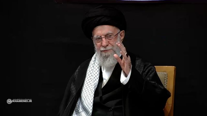 يظهر الزعيم الأعلى لإيران في الأماكن العامة لأول مرة منذ بدء الصراع مع إسرائيل | سي إن إن