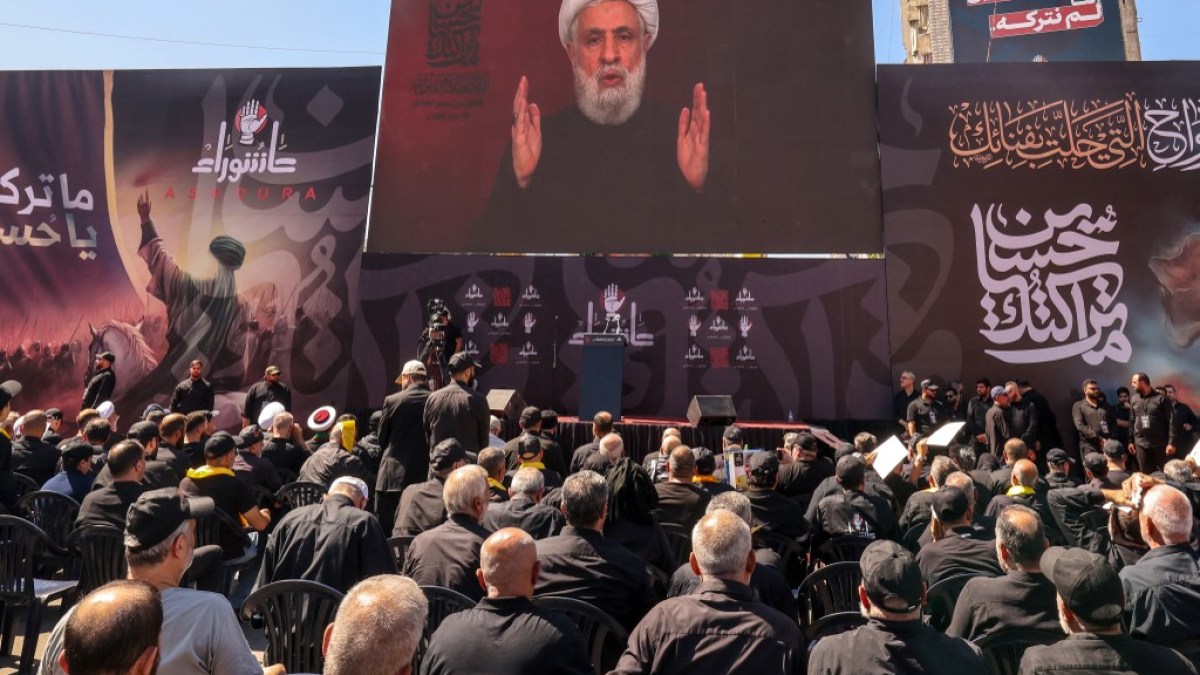يقول رئيس حزب الله إنه لن نزع السلاح حتى تغادر إسرائيل جنوب لبنان